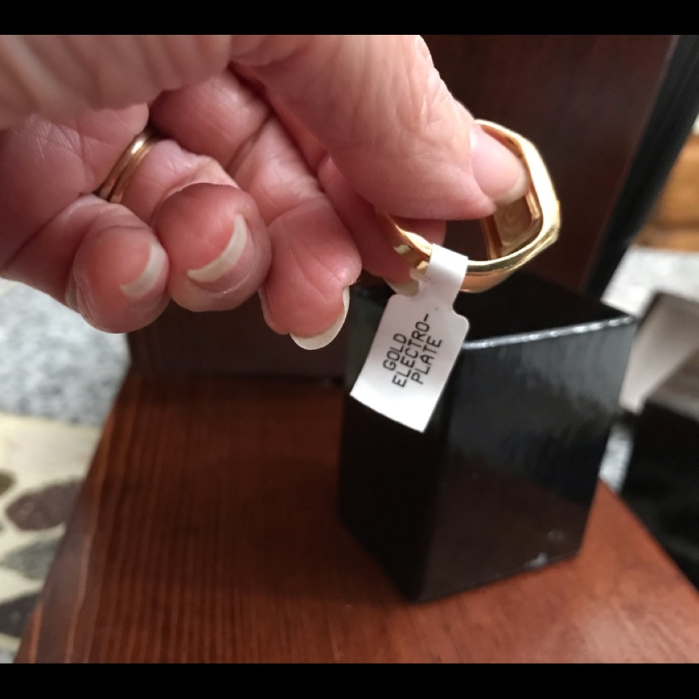 Vintage Gold Seta created ruby ring - Picture 7 of 7